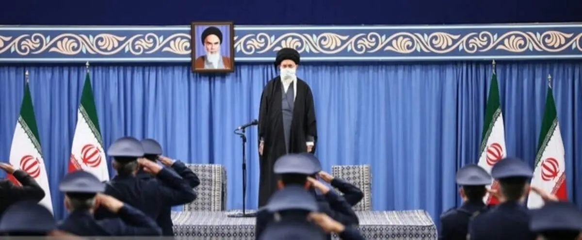 جمعی از فرماندهان و کارکنان نیروی هوایی ارتش با فرمانده کل‌قوا دیدار می‌کنند