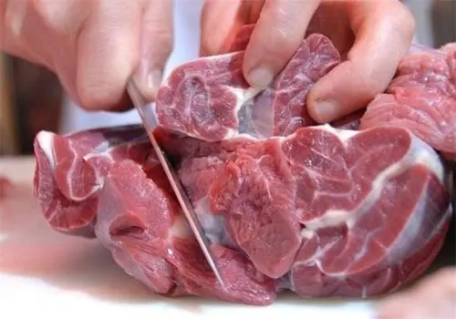 گوشت گوسفندی رسماً به کیلویی یک میلیون و دویست هزارتومان رسید+ عکس