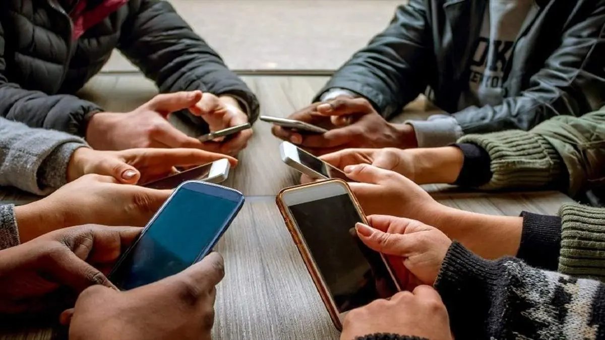 نشانه‌های اعتیاد به تلفن همراه