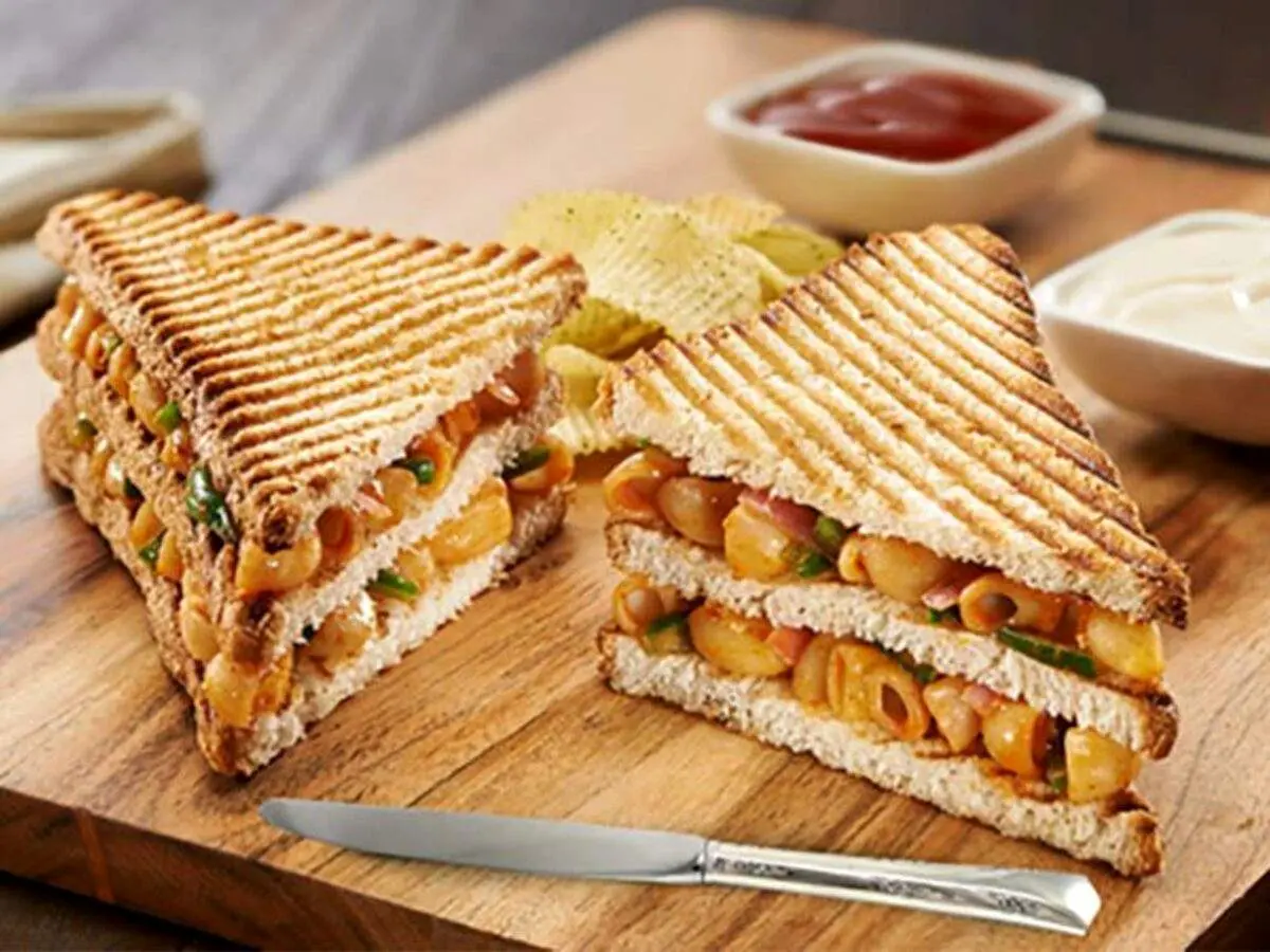 طرز تهیه ساندویچ ماکارونی