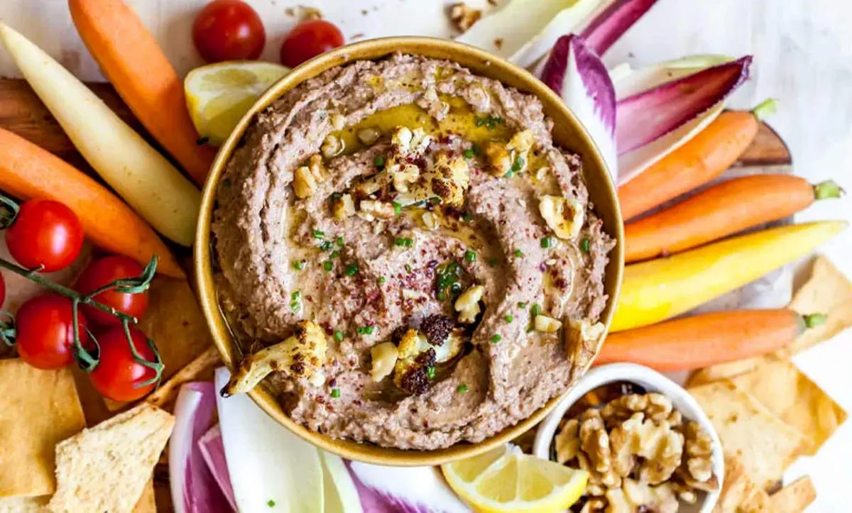 آموزش تهیه دیپ گل‌کلم و گردو برای میز پذیرایی