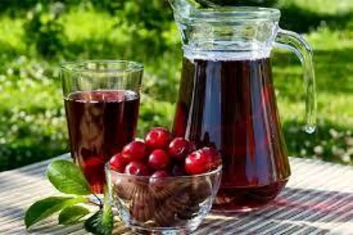 طرز تهیه شربت آلبالو خانگی