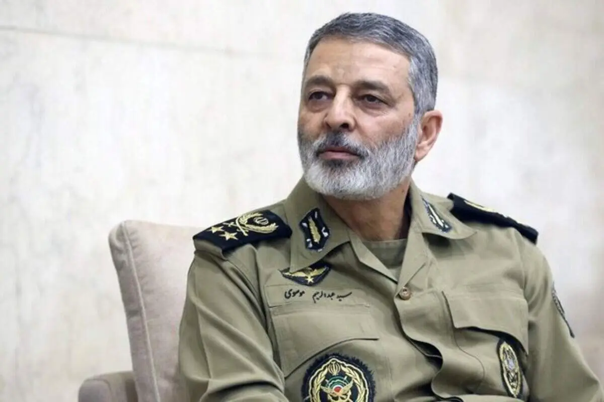 فرمانده کل ارتش روز پاسدار را تبریک گفت