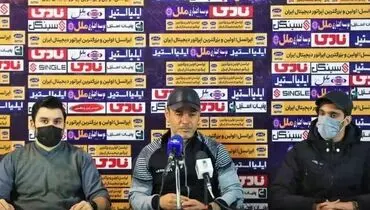سرمربی پدیده: رفتار داوران با ما سختگیرانه است
