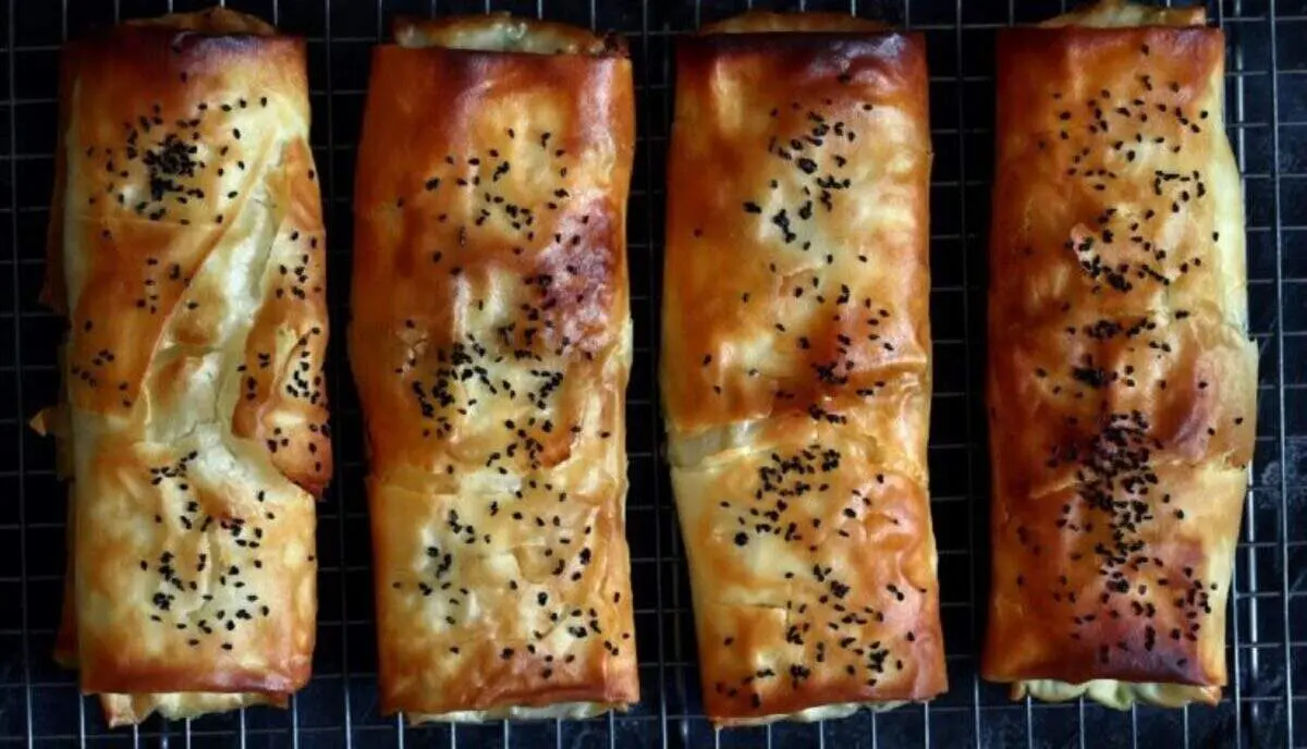 طرز تهیه بورک با تن ماهی یک غذای متفاوت با طعم عالی
