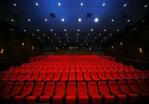 بلیت این سینما یک هفته نیم‌بها شد
