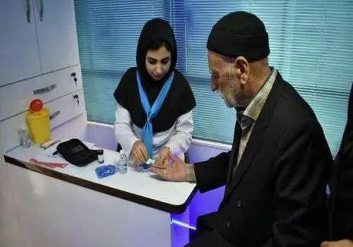 هر آنچه باید درباره ختنه بزرگسالان بدانید: مزایا، خطرات و روند بهبودی