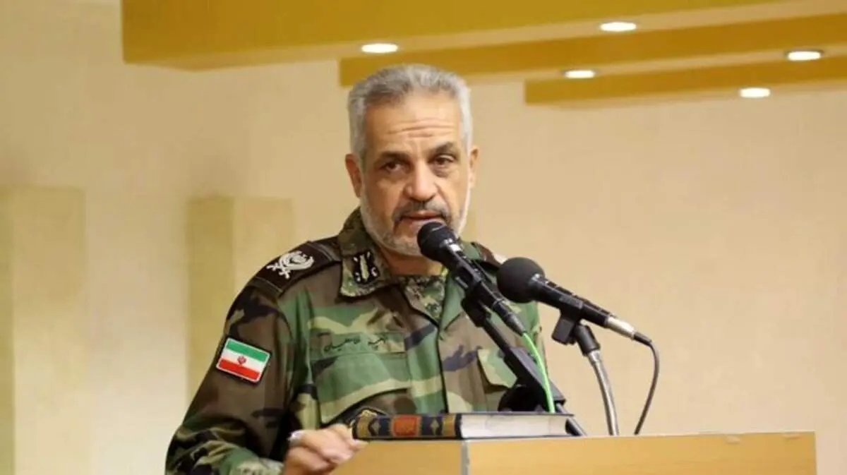 امروز تفاوت بین نیروهای مسلح فقط در رنگ لباس است