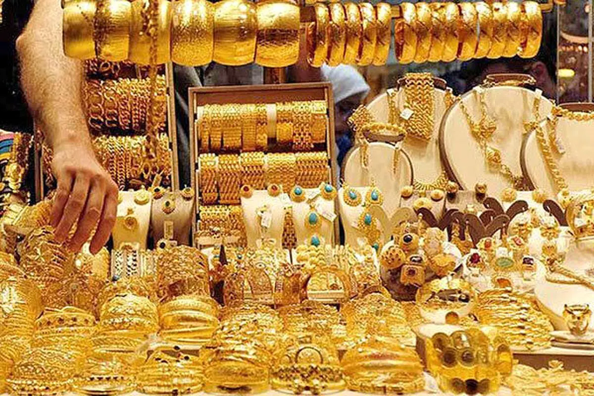 بهای جهانی طلا به رغم گسترش سایه جنگ در شرق اروپا، ثابت ماند/ قیمت دلار در بازار آزاد ۲۶ هزار تومان + فیلم