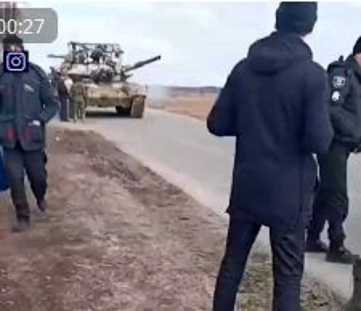 سد انسانی مقابل تانکهای روس + فیلم