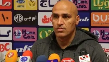 منصوریان: به توانایی بازیکنان صنعت نفت ایمان داریم/ با گل گهر قابل مقایسه نیستیم
