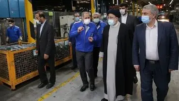 رئیس جمهور سرزده به انبار ایران خودرو رفت/ دستورهای مهم خودرویی رئیسی؛ از ترخیص فوری خودرو‌های دپو شده تا اجازه واردات منضبط و تحت نظارت خودرو از سال آینده