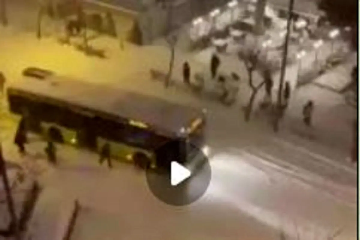 لغزندگی شدید در خیابان های استانبول پس از بارش شدید برف + فیلم