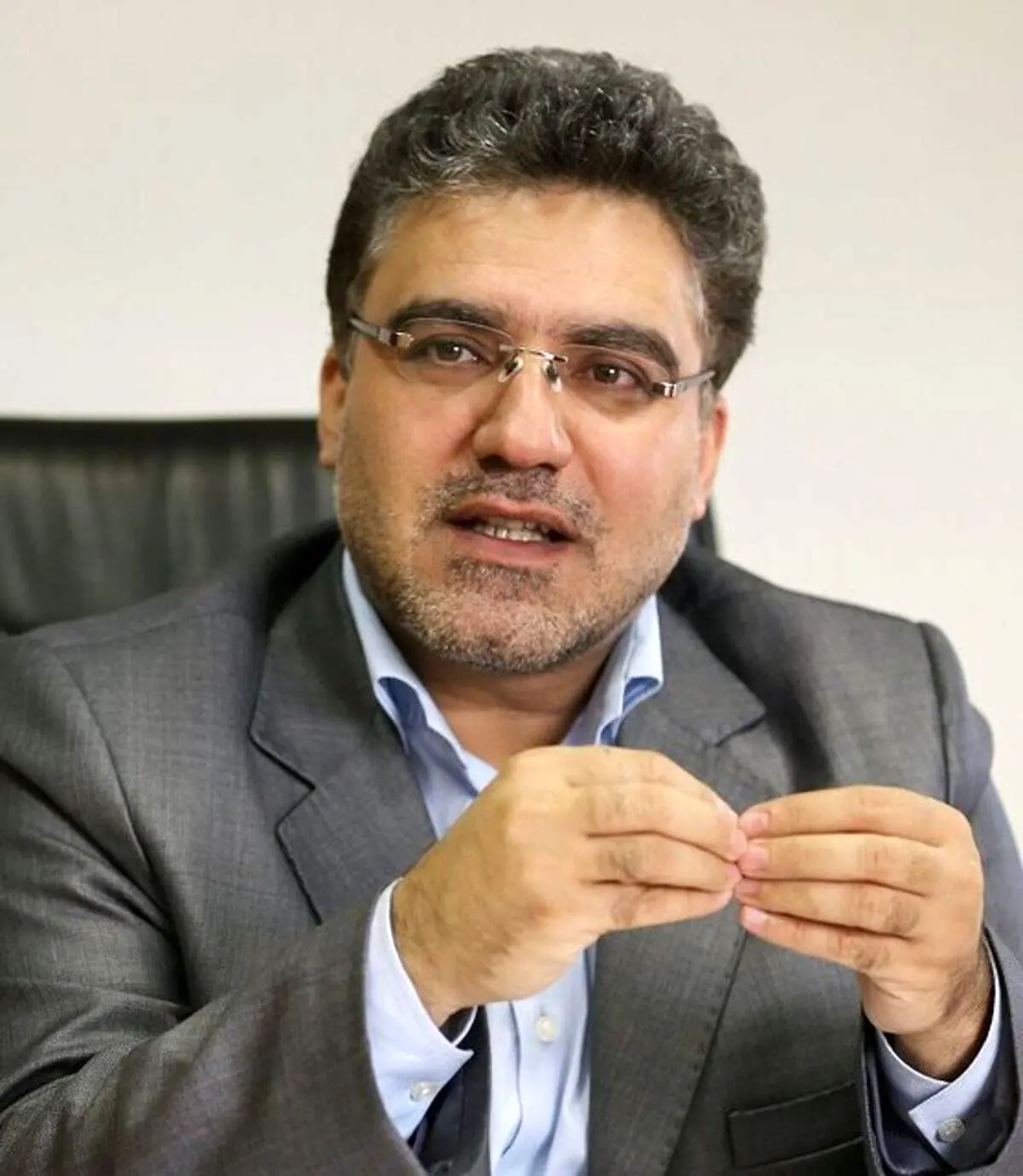 سطح اختیارات استان‌ها را باید بالا ببریم