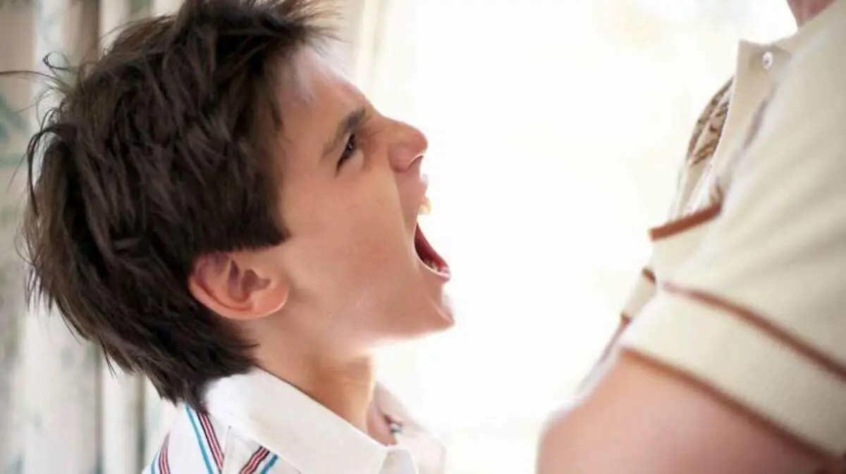 در مقابل پرخاشگری نوجوانان سکوت کنید