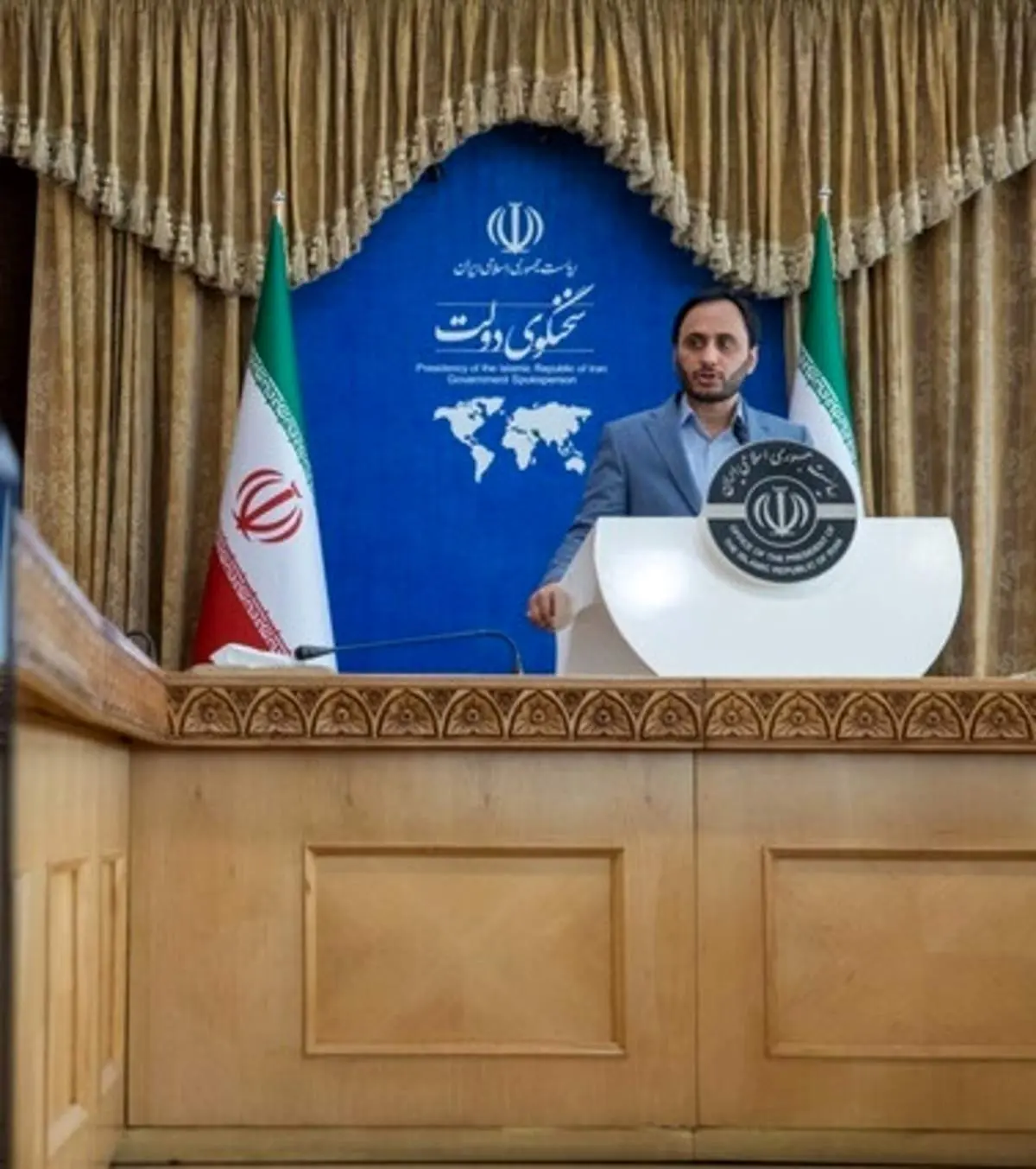 بهادری جهرمی: چشم‌انداز رشد اقتصادی کشور روشن است