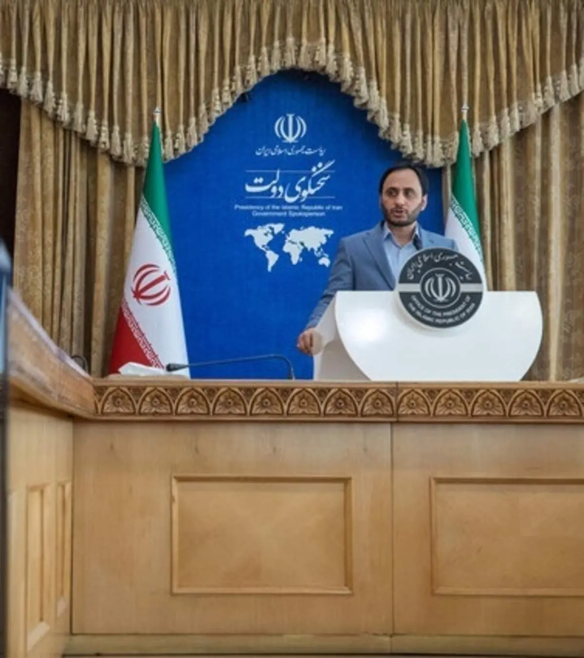 بهادری جهرمی: چشم‌انداز رشد اقتصادی کشور روشن است