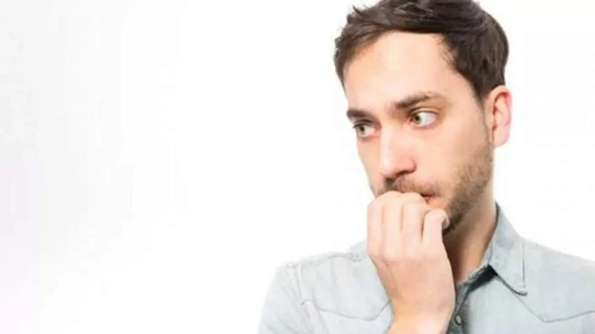 چرا ناخن جویدن نگران کننده است؟