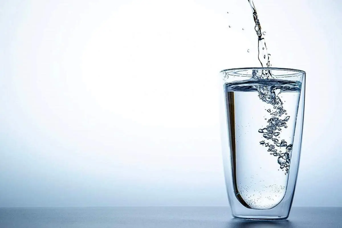 آداب نوشیدن آب در طب سنتی