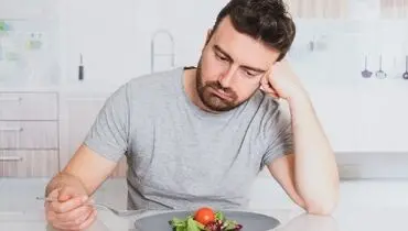 آیا خوردن در زمانی که گرسنه نیستید، مشکل زا است؟