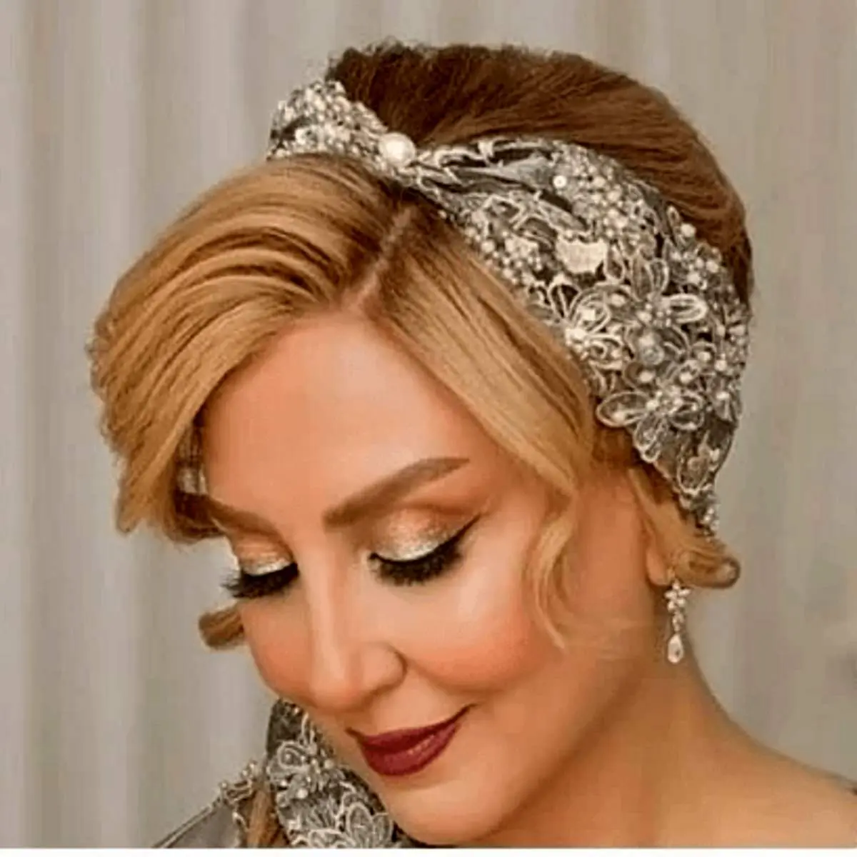 مرجانه گلچین بر سر مزار مادرش + عکس