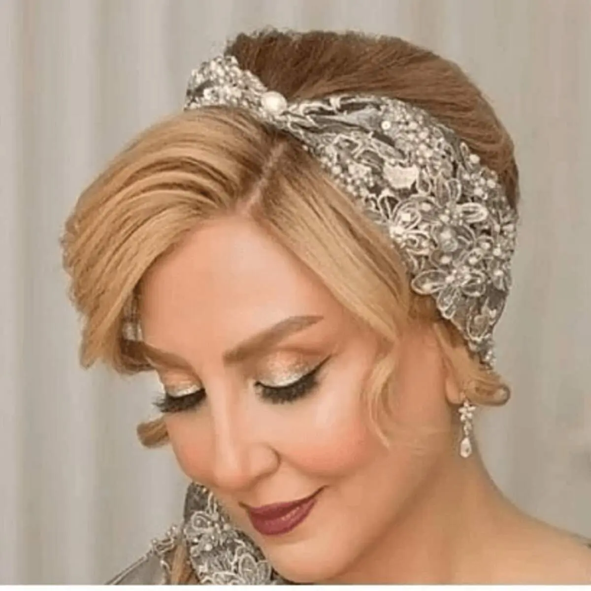 مرجانه گلچین بر سر مزار مادرش + عکس