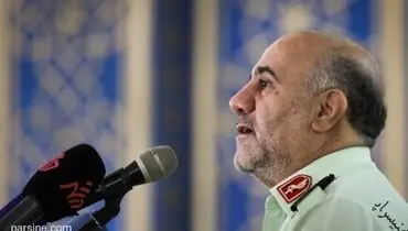 حتی افرادی هم که عذرشرعی دارند نباید در ملاء عام روزه خواری کنند