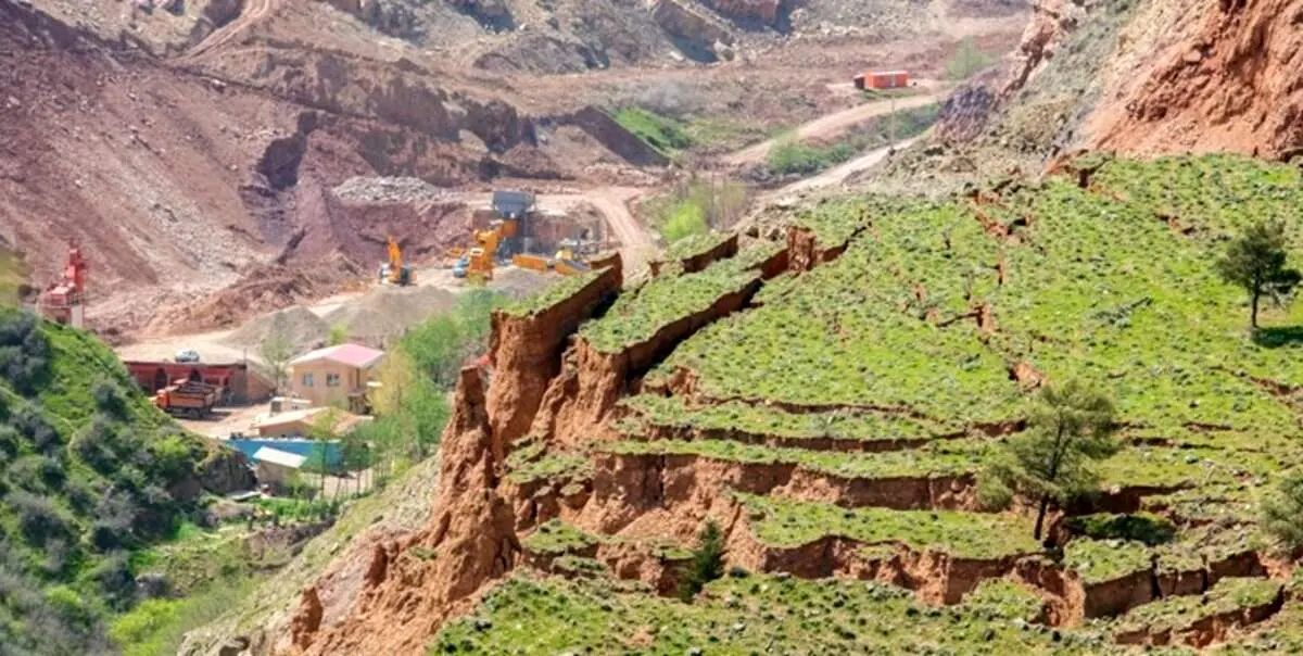 فعالیت معدنی علت رانش زمین در «للجار» مرزن‌آباد/ مجوز جدید صادر نشود