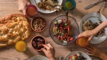 غذا‌هایی که باید از آن‌ها در سفره‌های سحر و افطار اجتناب کرد