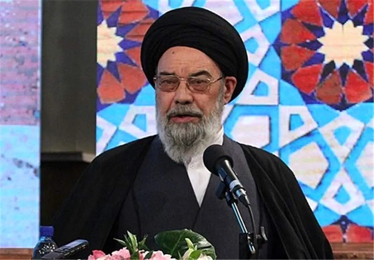 امام جمعه اصفهان: مردم چند نفره بروند و بساط روزه خواران را به هم بریزید
