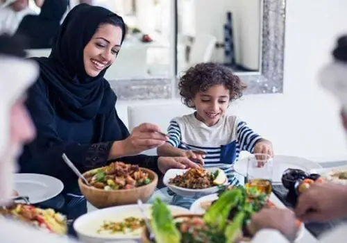 لیست غذاهای مفید برای وعده افطار و سحر