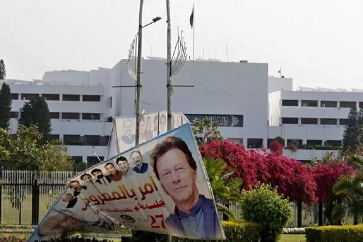 عمران خان عزل شد | استعفای رئیس و نایب رئیس پارلمان