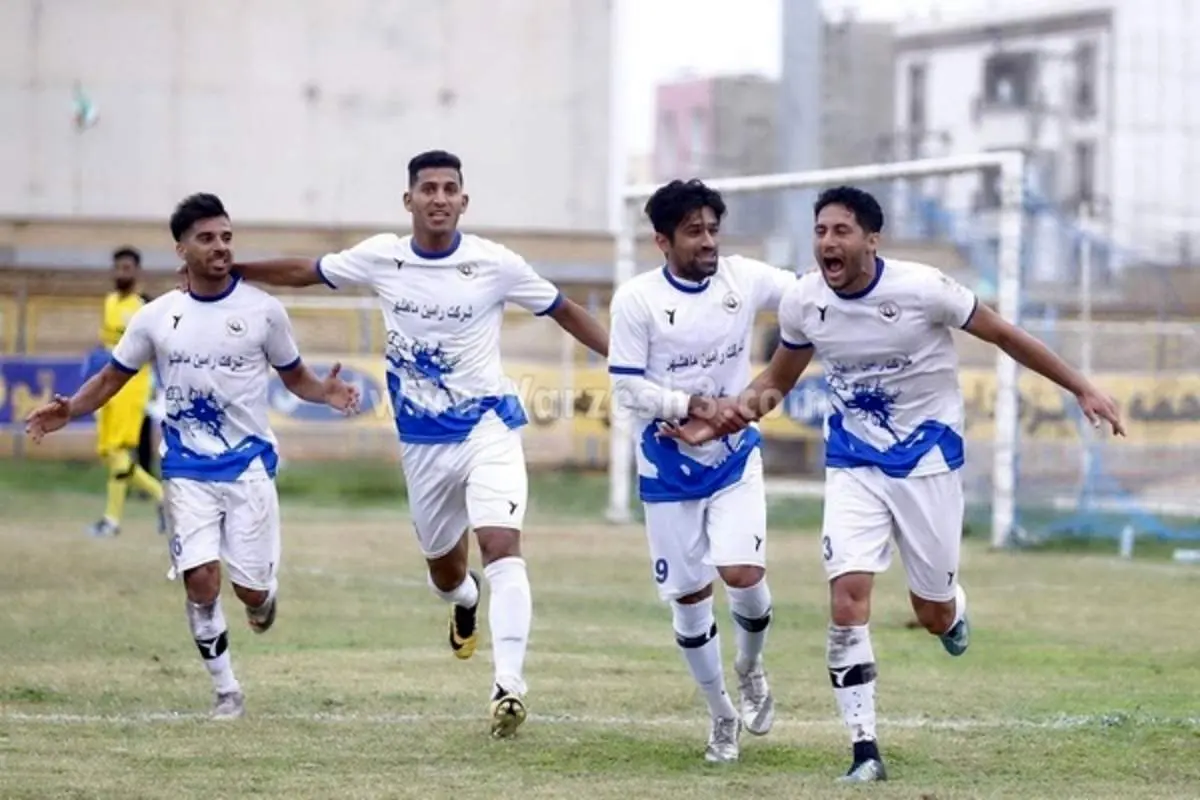 اشتباه محاسباتی وفاحش جالب گزارشگر و بازیکنان خلیج فارس ماهشهر + فیلم