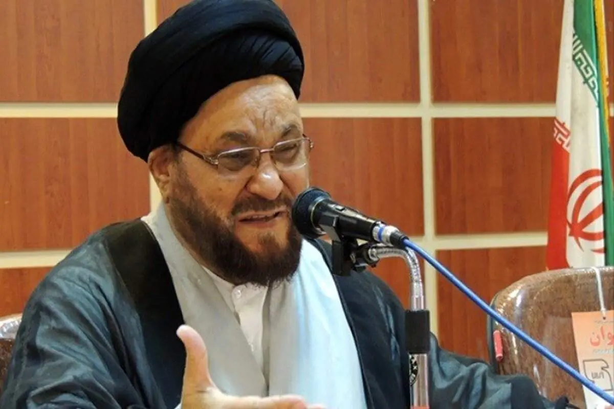 امام جمعه موقت اصفهان: پوشش های نامناسب افراد در شهر، در زمره استفاده های نامطلوب در ایام نوروز به شمار می آید