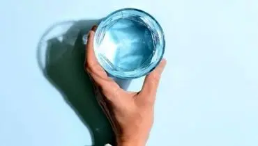 ۵ تاثیر شگفت انگیز نوشیدن آب روی مغز