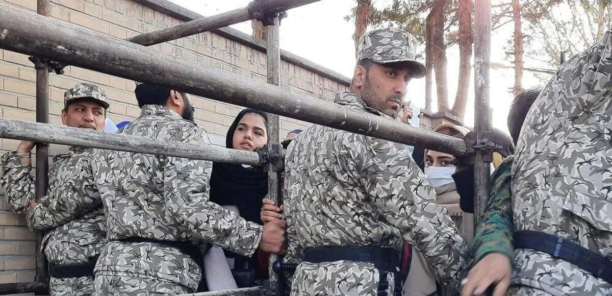 از واکنش دادستان و رئیس جمهور تا بیانیه عجیب فدراسیون فوتبال به ماجرای برخورد با زنان تماشاگر