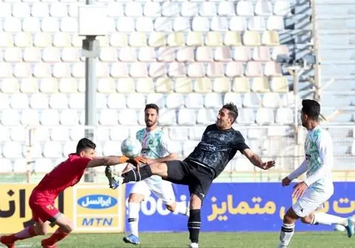 چمن مصنوعی باز هم قربانی گرفت؛ مصدومیت رباط صلیبی +عکس