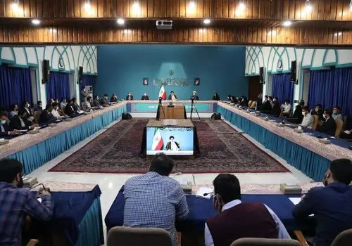 در بدنه دولت کسانی مشغولند که چند سال پیش در این جلسه شرکت و سخنرانی کردند