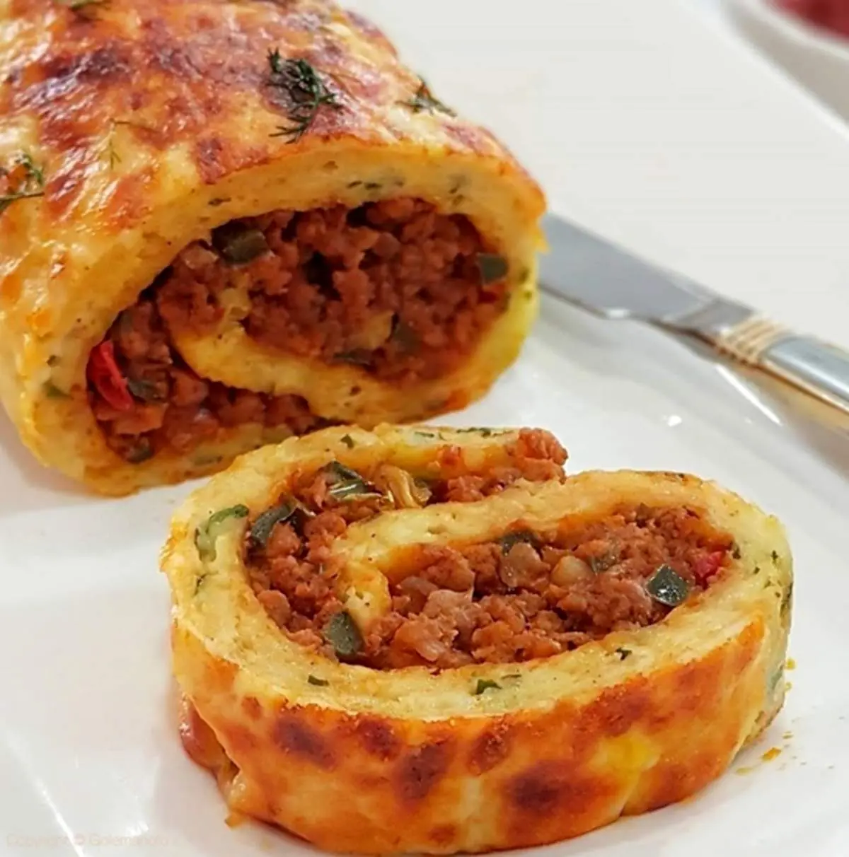 رسپی فوق العاده طرز تهیه رولت سیب زمینی و گوشت