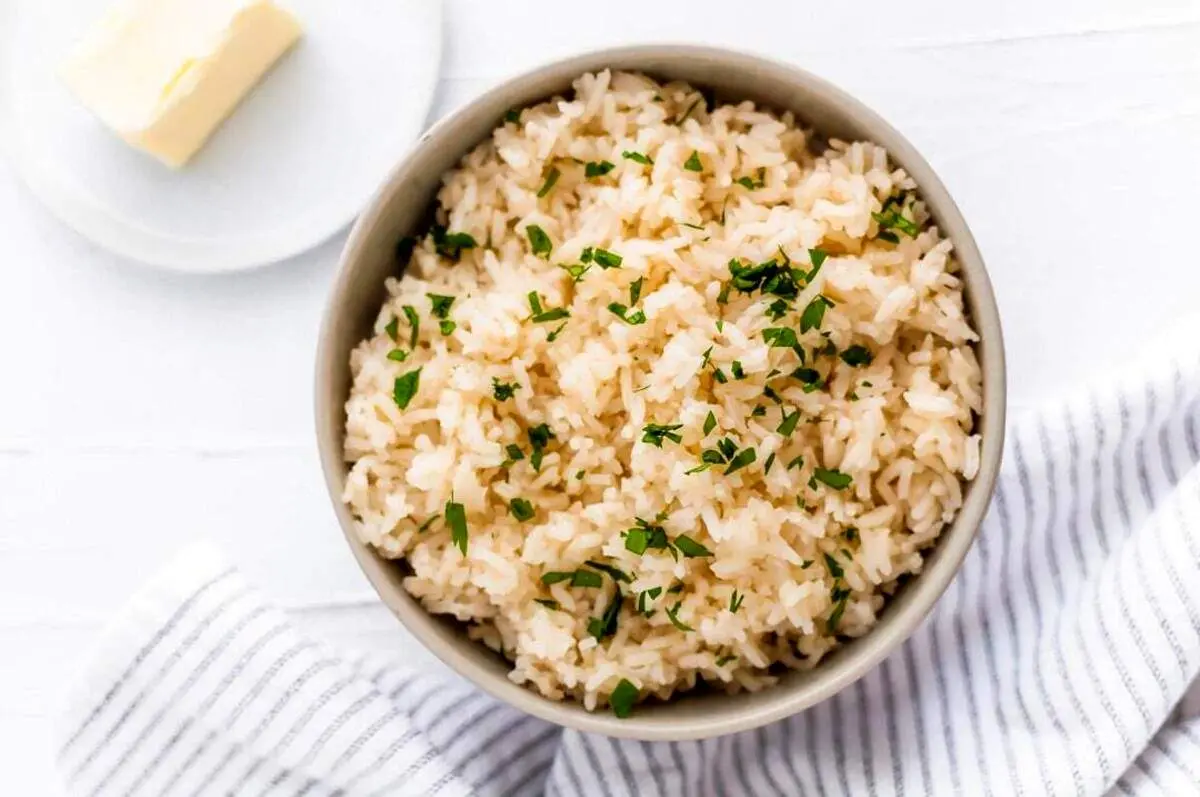 طرز تهیه سیر پلویِ خوش طعم و عطرِ اصیل ایرانی