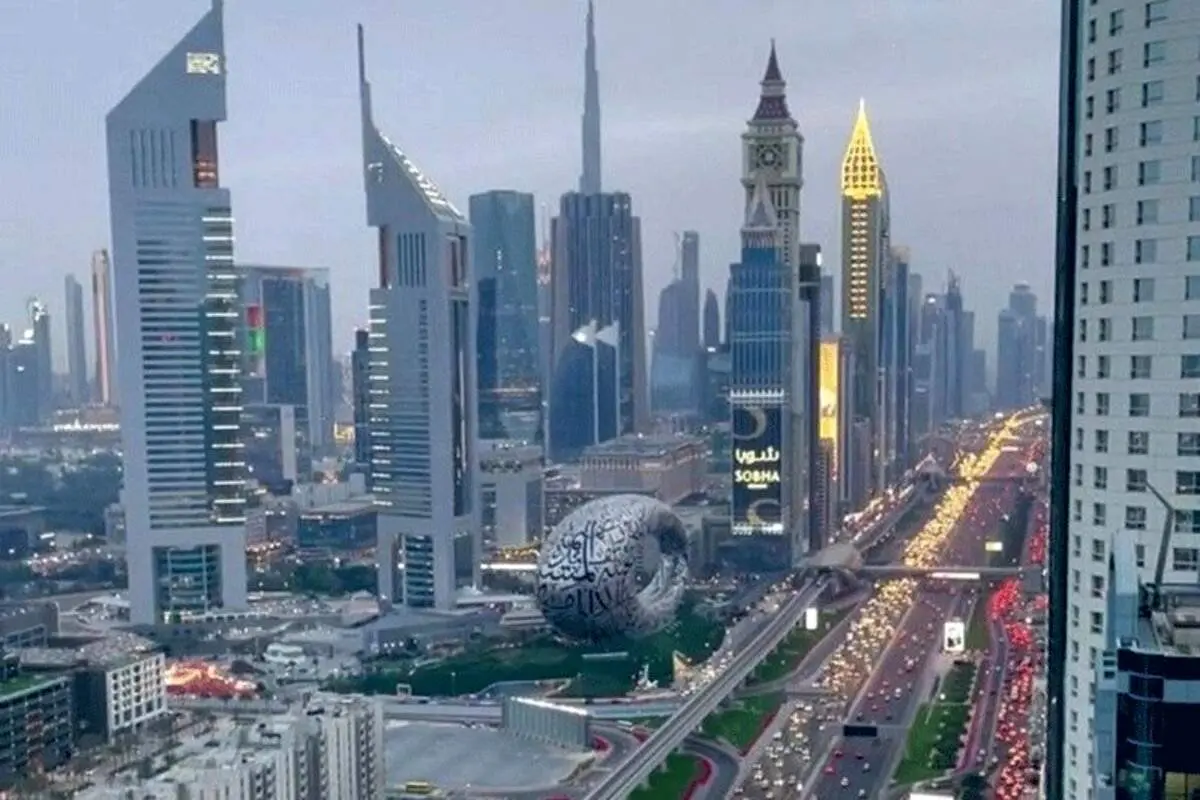 نمایی از خیابان‌های دبی از روی پشت بام + فیلم