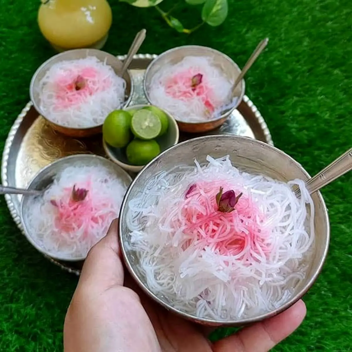 طرز تهیه دسر محبوب فصل گرما ، فالوده سنتی