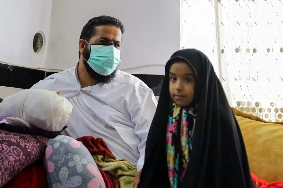 تصاویر بازگشت یکی از سه روحانی ترور شده به منزل | استقبال مردم