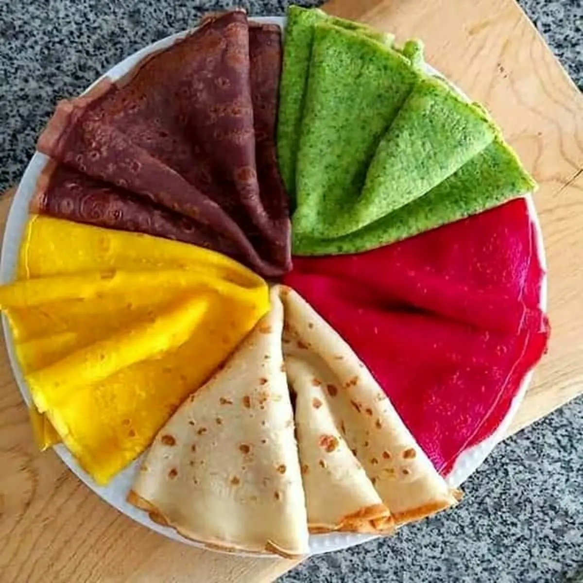 طرز تهیه کرپ رنگی خوشمزه ی متفاوت