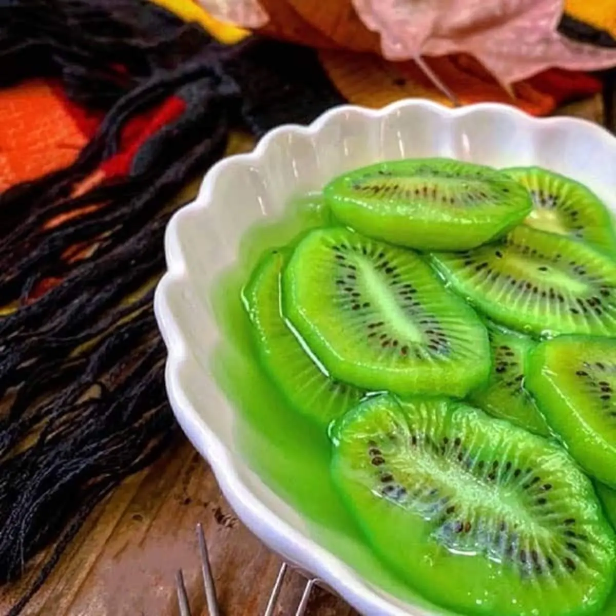 طرز تهیه ترشک کیوی
