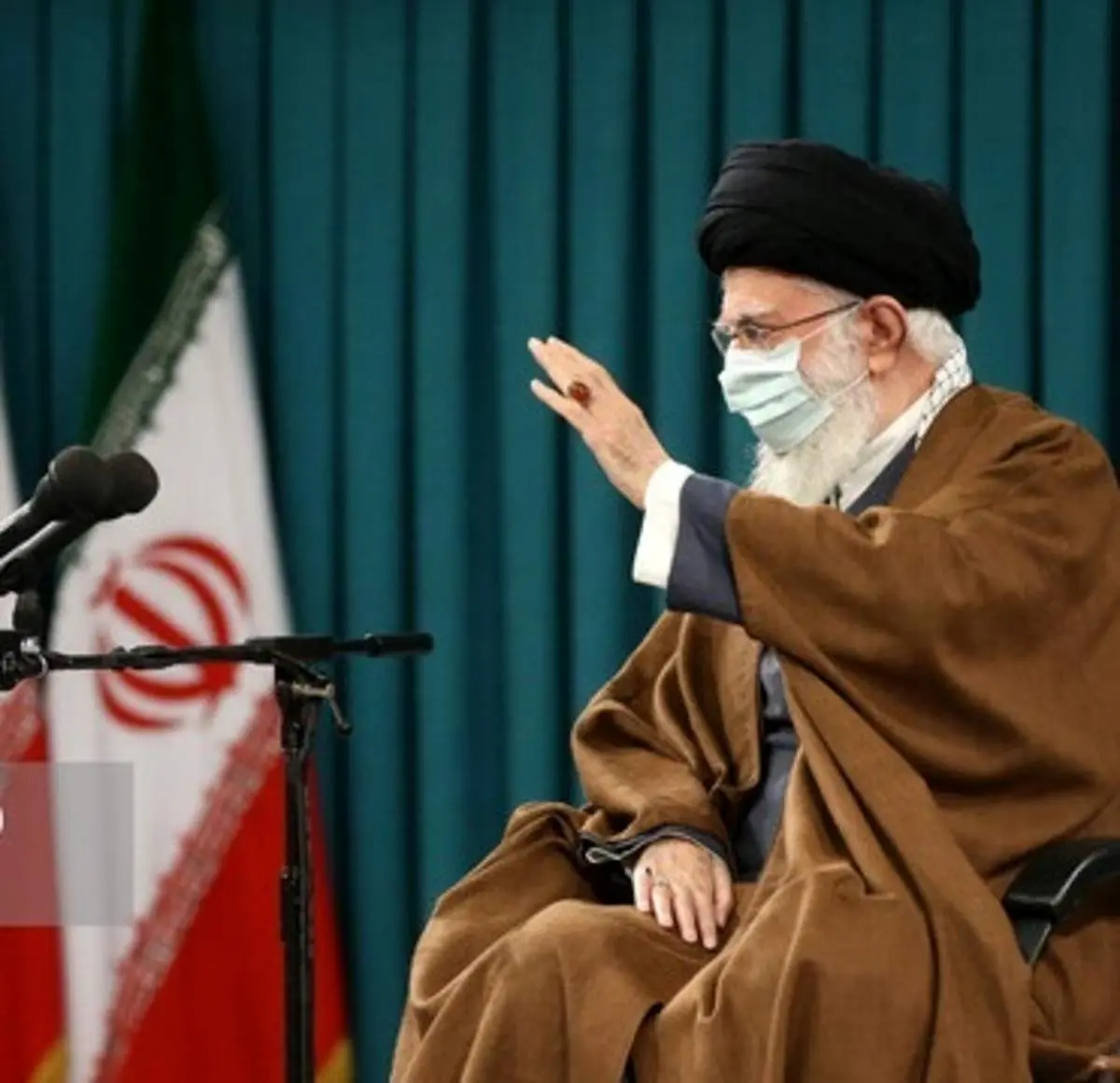 جمعی از دانشجویان با رهبر انقلاب دیدار میکنند