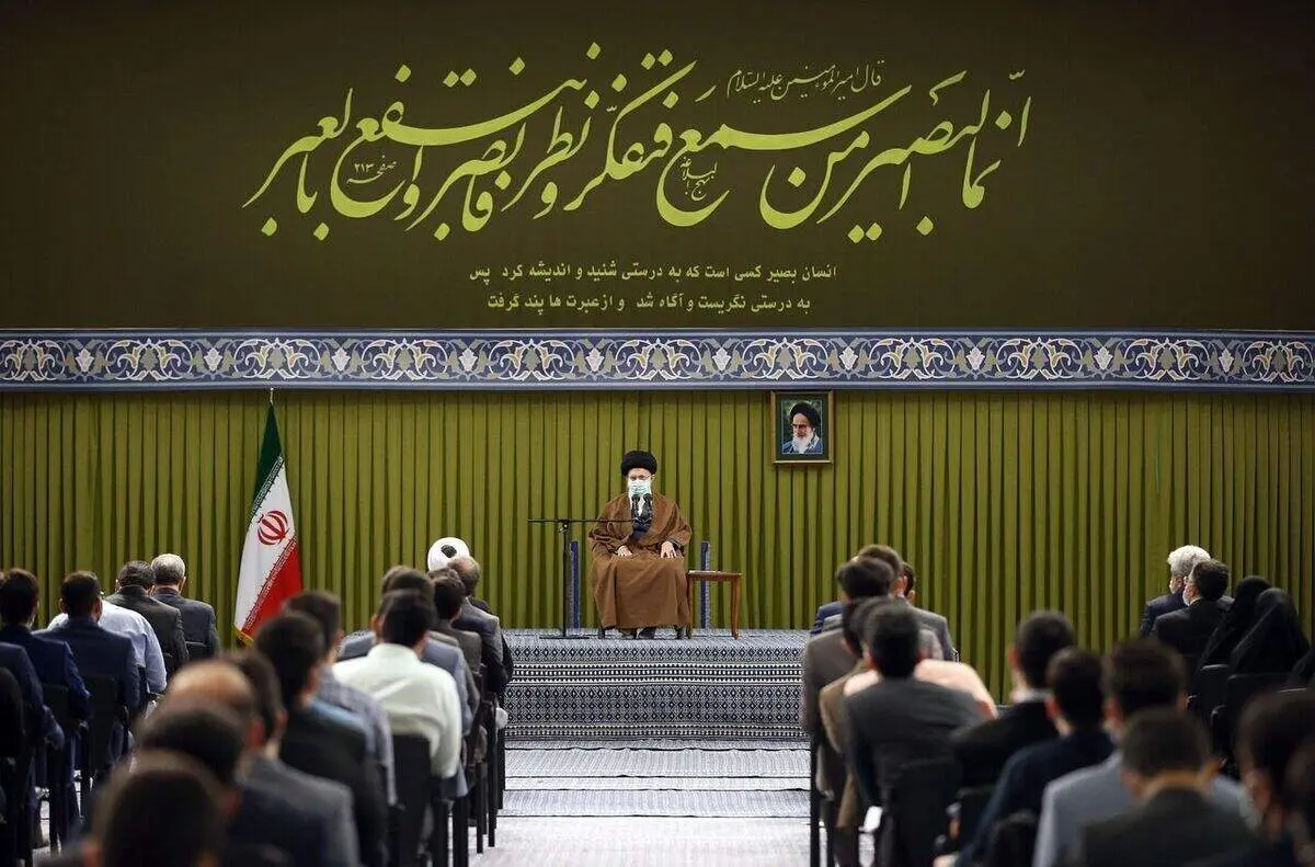 جمعی از دانشجویان با رهبر معظم انقلاب دیدار کردند
