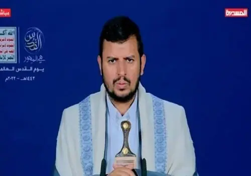 لحظه حمله هوایی اسرائیل به فرودگاه صنعاء