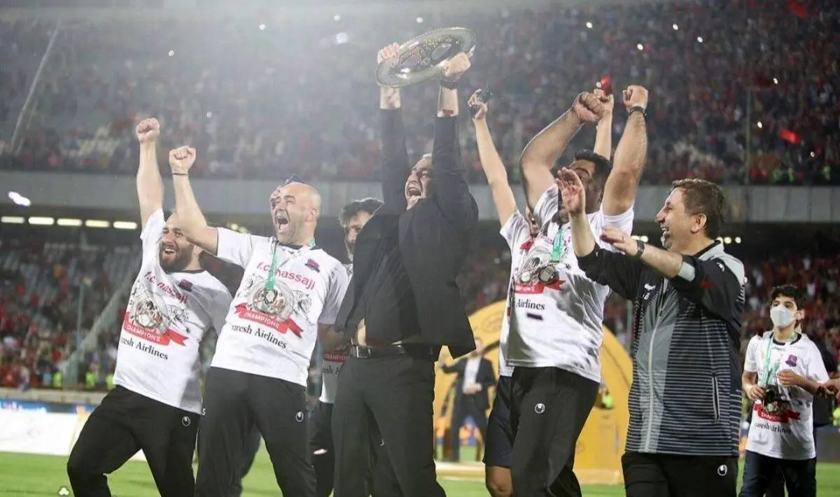 جشن قهرمانی بازیکنان نساجی در جام حذفی + فیلم