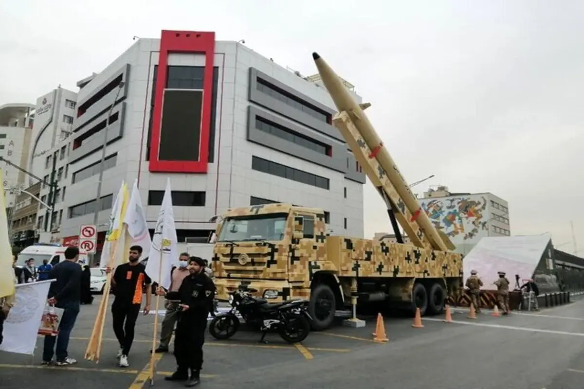 نمایش موشک‌های نظامی در چهار راه ولیعصر؛ ساعتی قبل از شروع راهپیمایی روز قدس